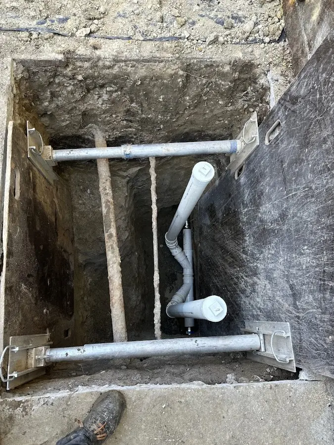 Experienced plumber completing Drain Cleaning work in Chillicothe